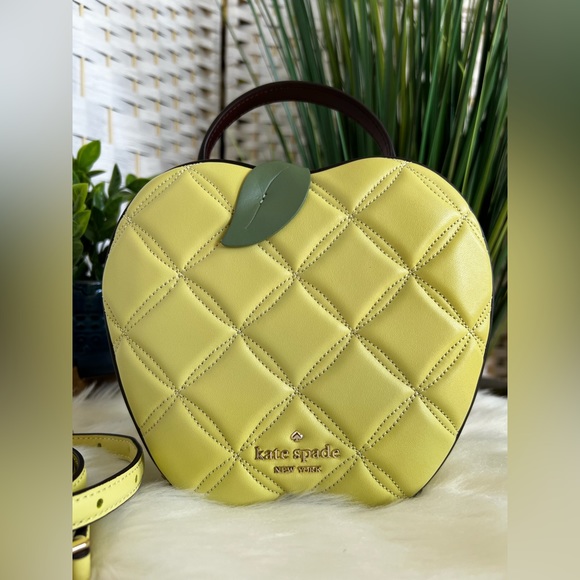 Excellent Condition Kate Spade New York Women's♠️ Honeycrisp Apple Crossbody Bag - Picture 3 of 12